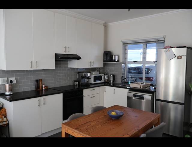 1 bed property to rent in ROSEBANK